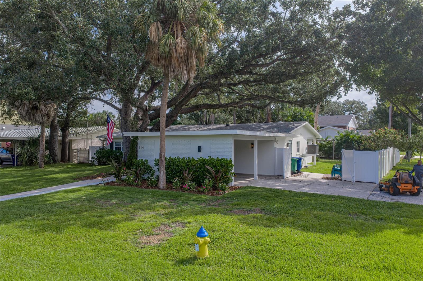 214 S Treasure Dr Property Photo 77