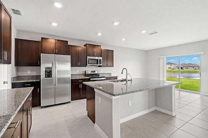 16649 Carlton Pond St Property Photo 2
