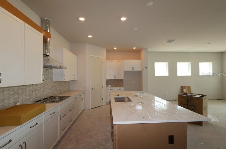 6815 Heron Meadow Dr Property Photo 9