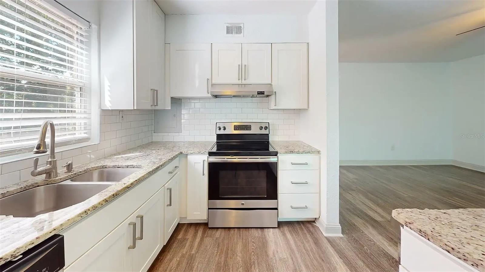 1411 S Lorenzo Ave #03 Property Photo 2