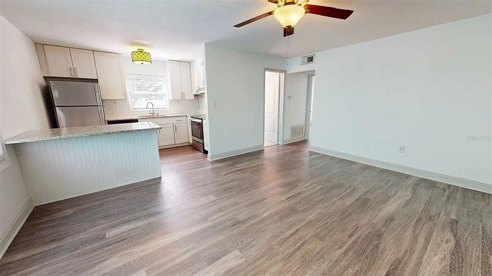 1411 S Lorenzo Ave #03 Property Photo 3