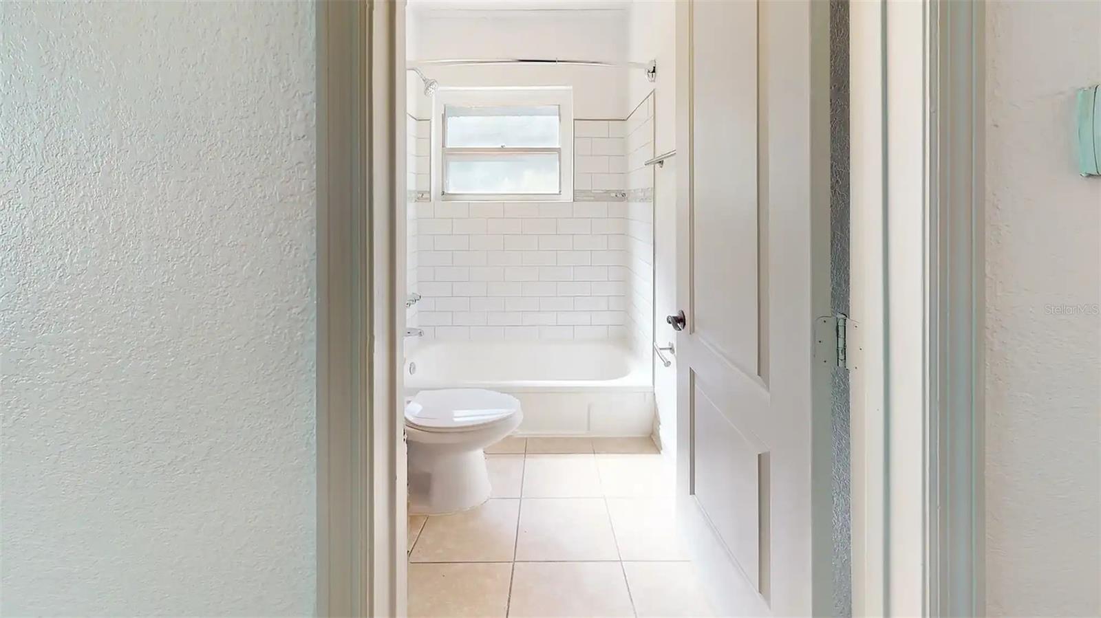 1411 S Lorenzo Ave #03 Property Photo 6