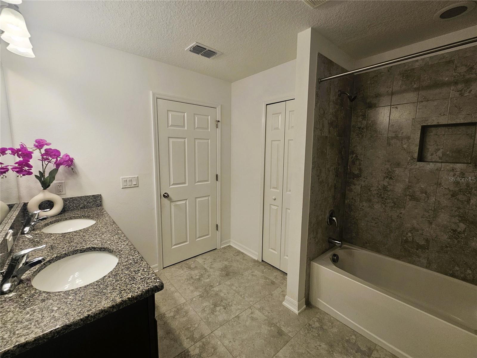 16073 Sonoma Grove Cir Property Photo 29