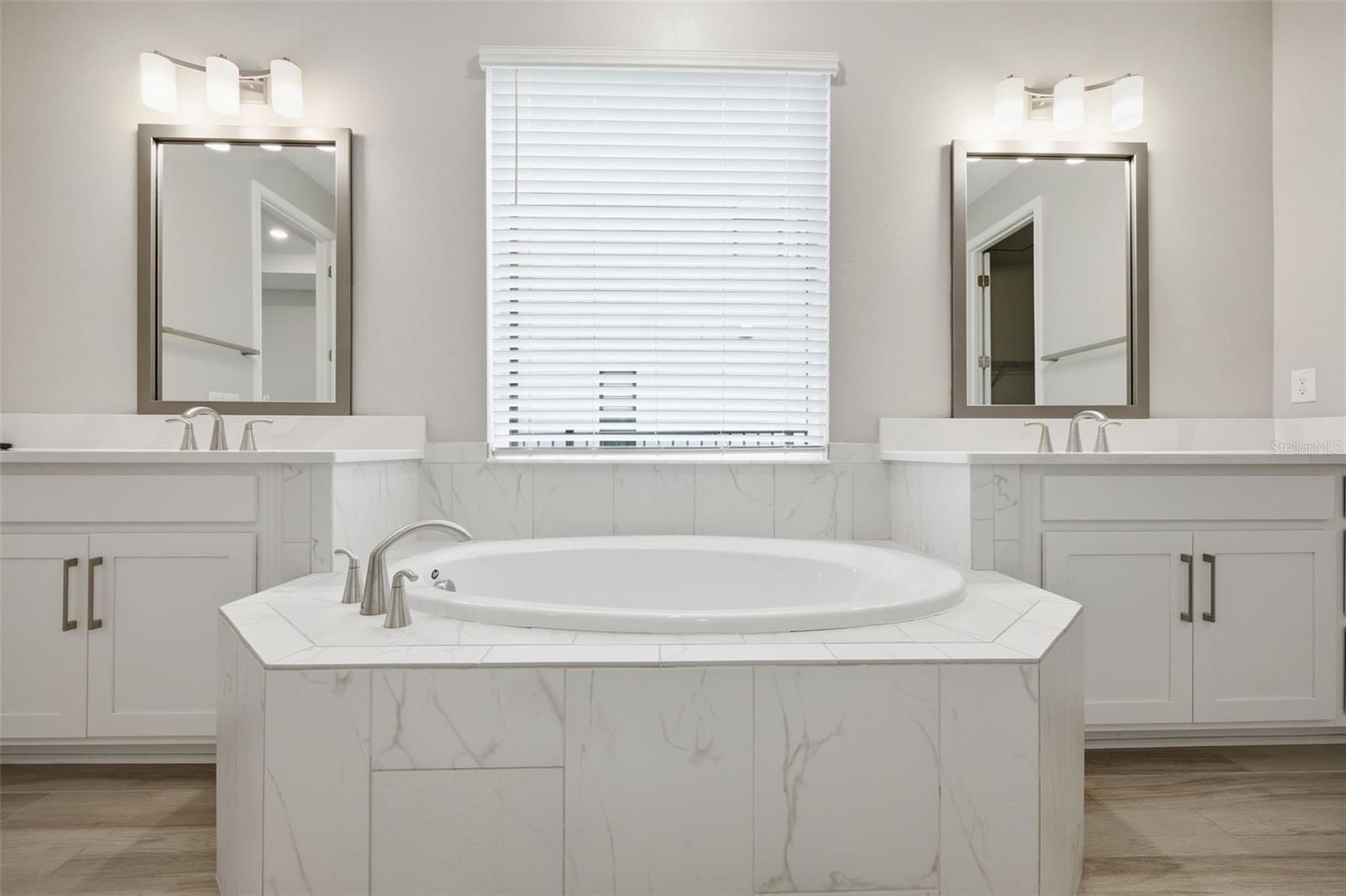 4567 Tivoli Dr Property Photo 43