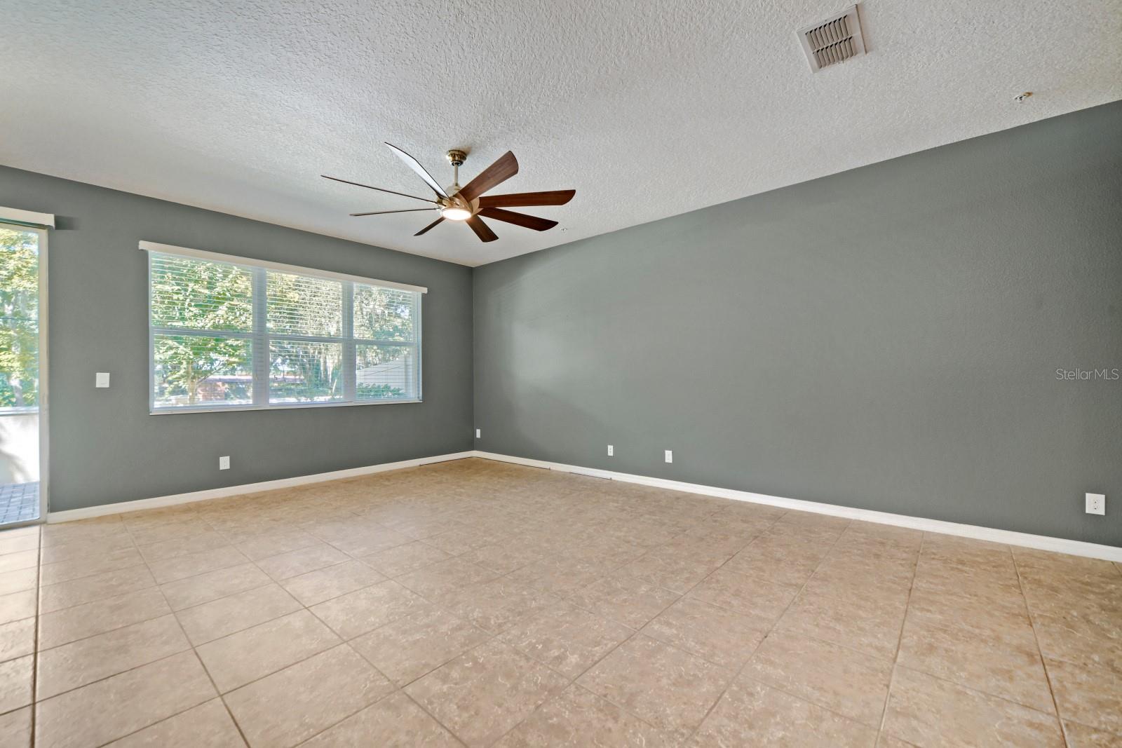 900 Walkers Grove Ln Property Photo 8