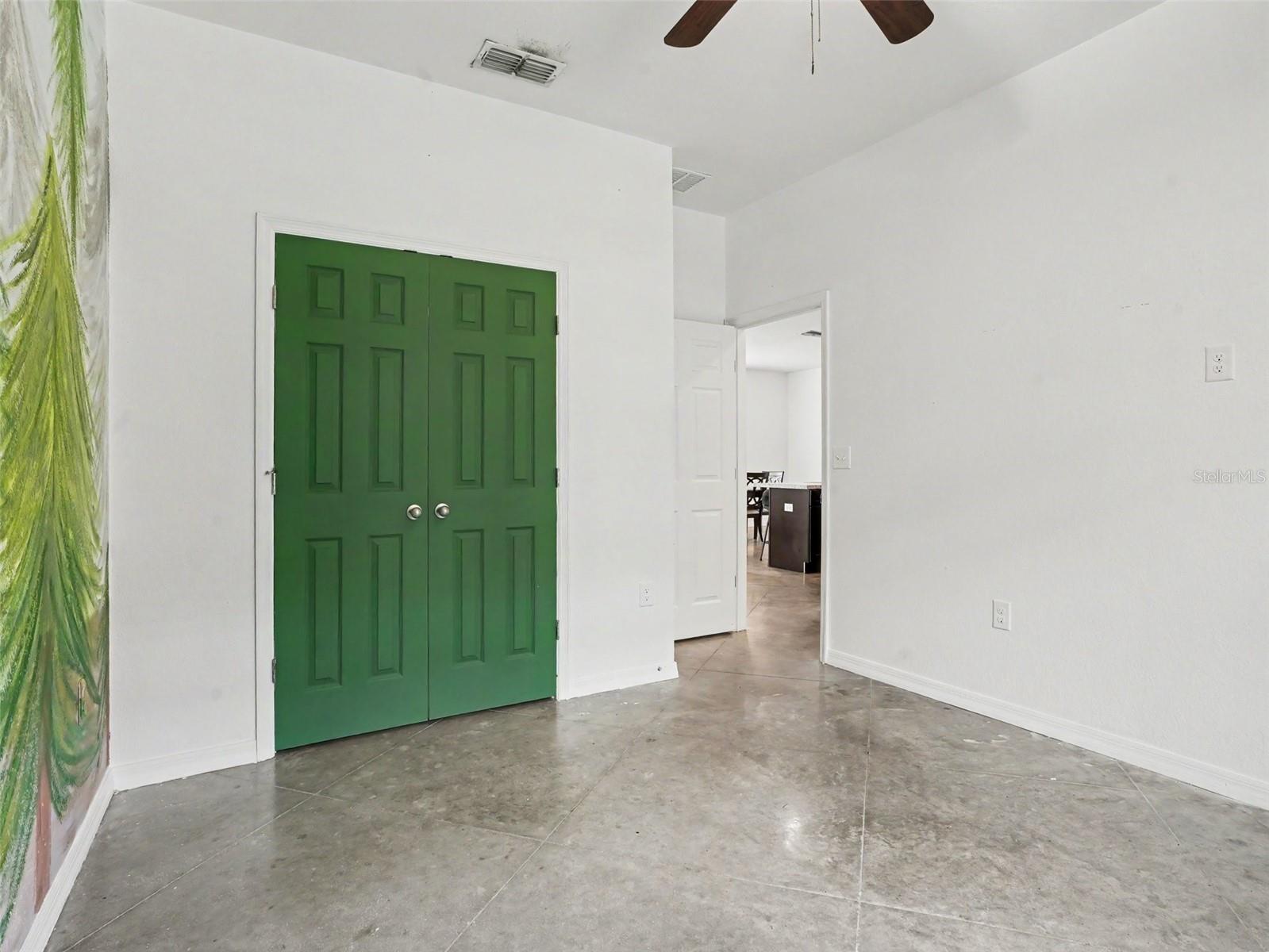 477 Kensington View Dr Property Photo 15