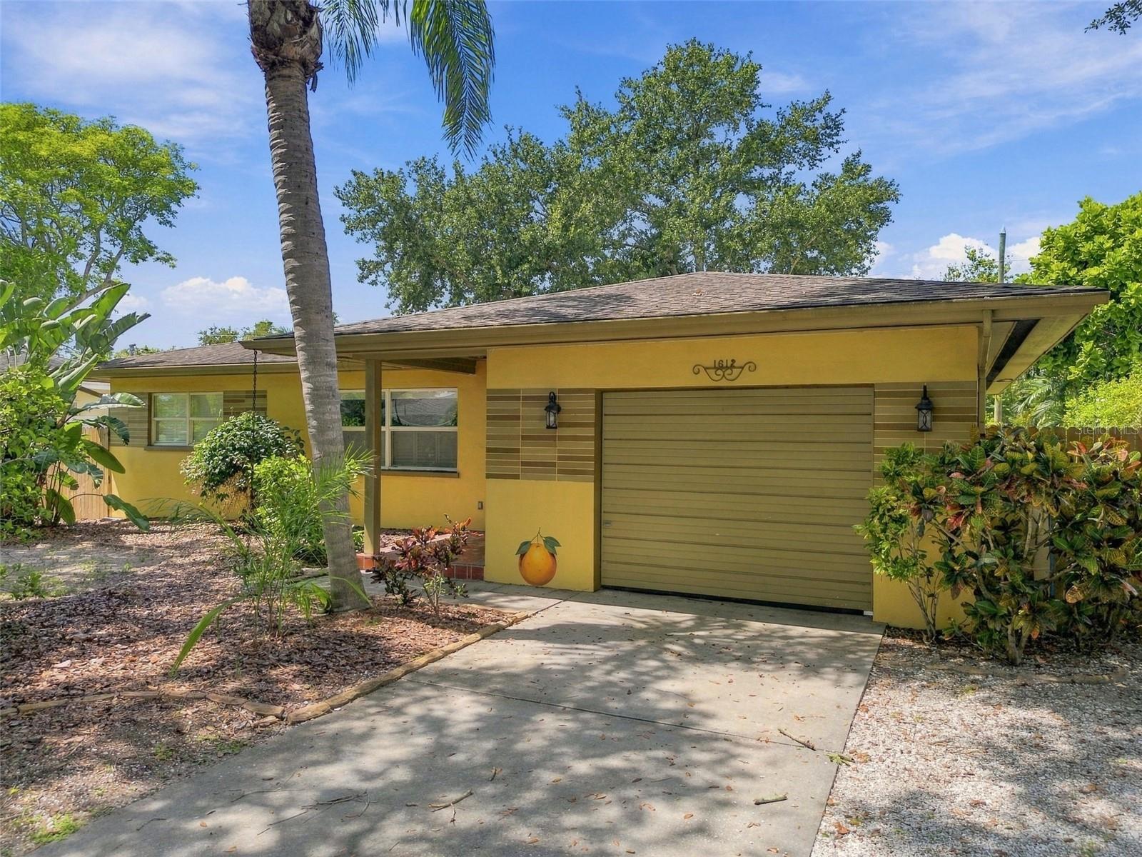 1612 San Charles Dr Property Photo 2