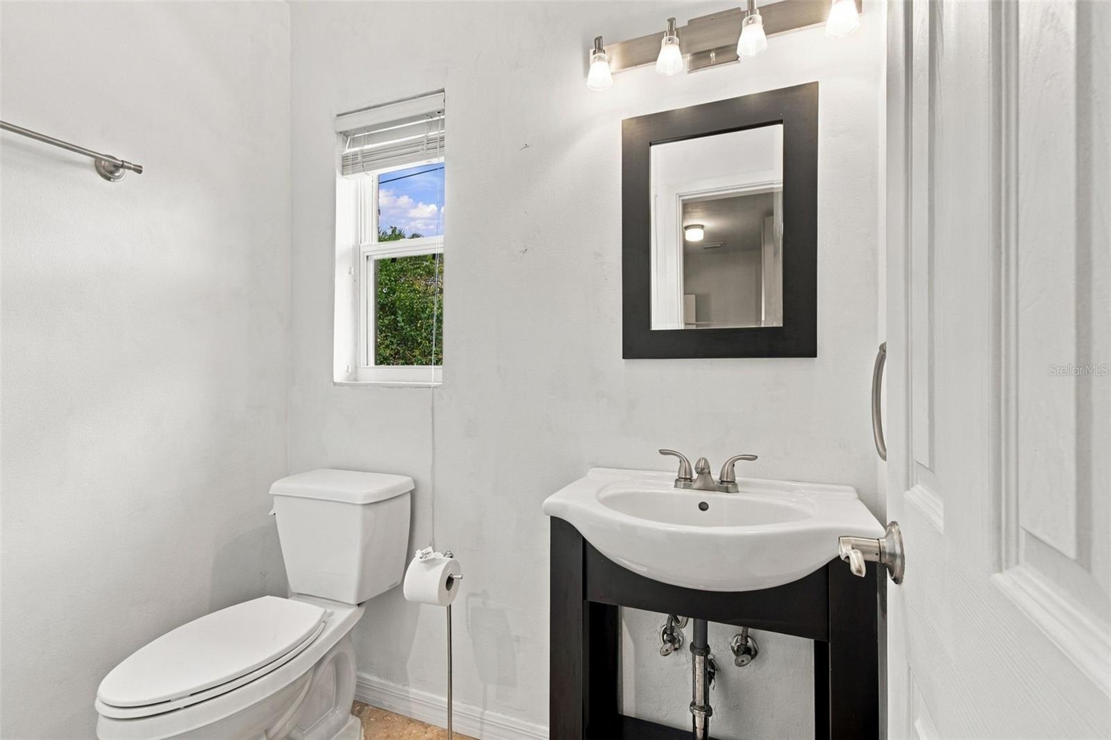 1612 San Charles Dr Property Photo 23
