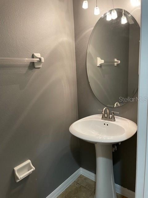 6847 46th Ln N Property Photo 4