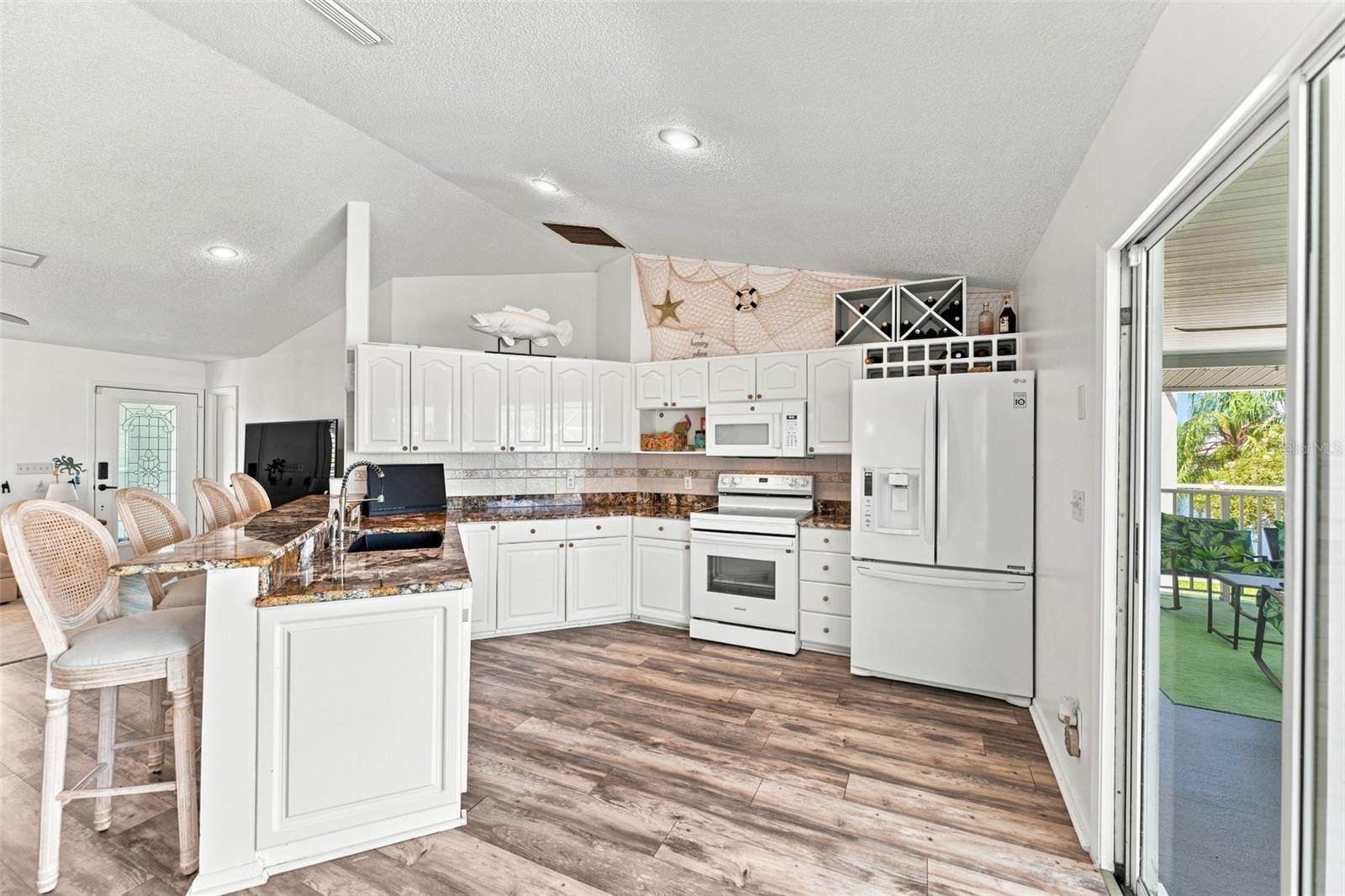 4017 Triggerfish Dr Property Photo 11