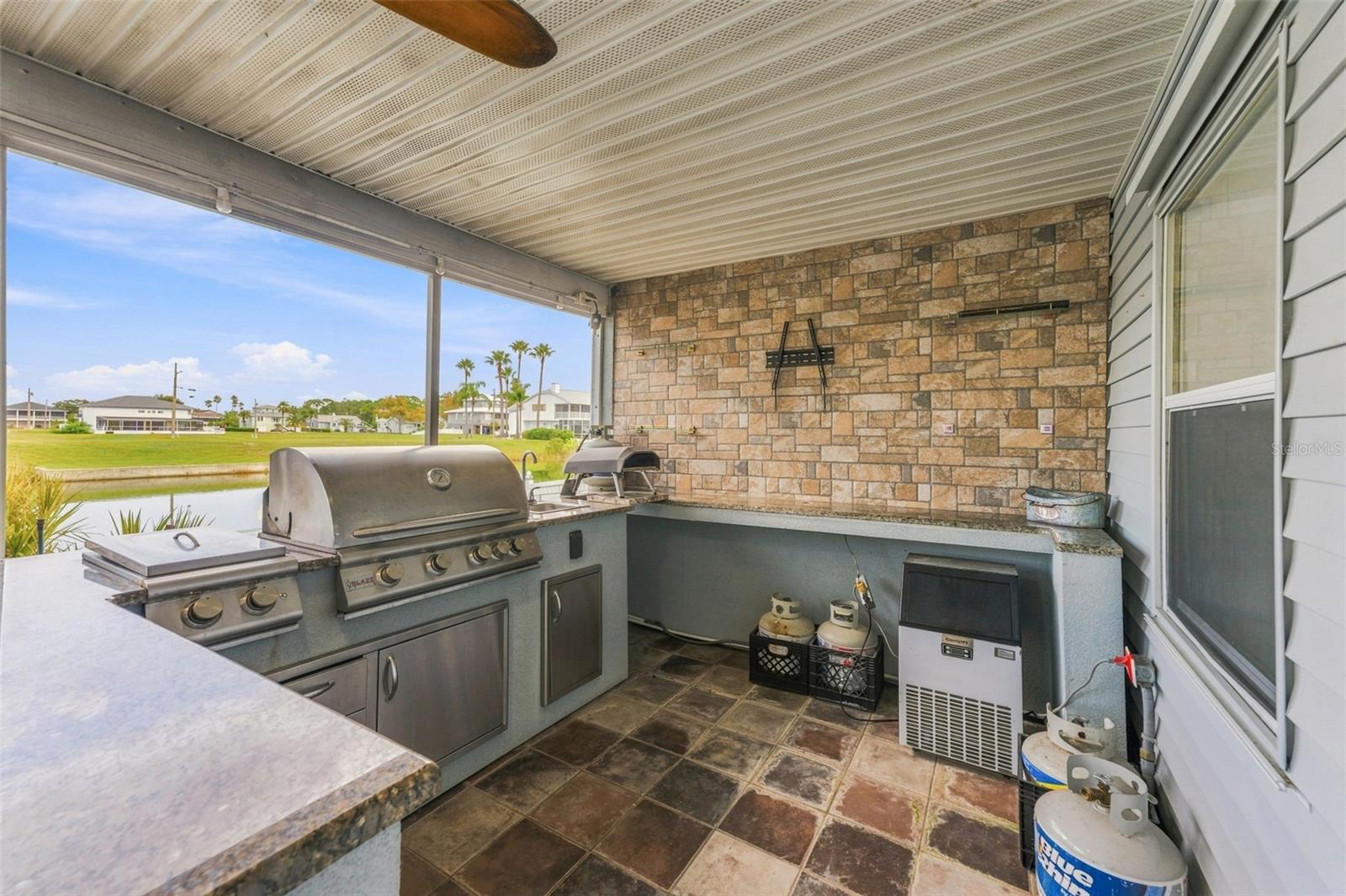 4017 Triggerfish Dr Property Photo 28