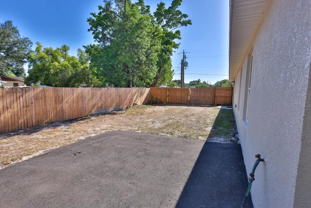 6007 12th St E Property Photo 26