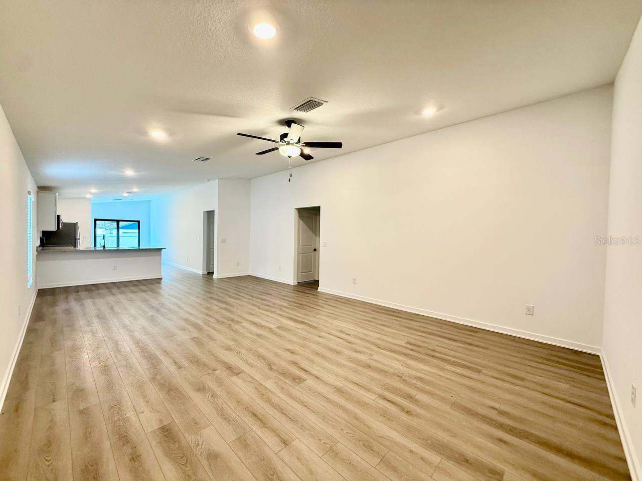 5745 Helmsman Ct Property Photo 4