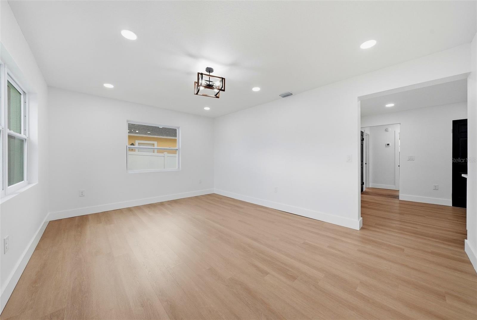 2921 57 Ave N Property Photo 11