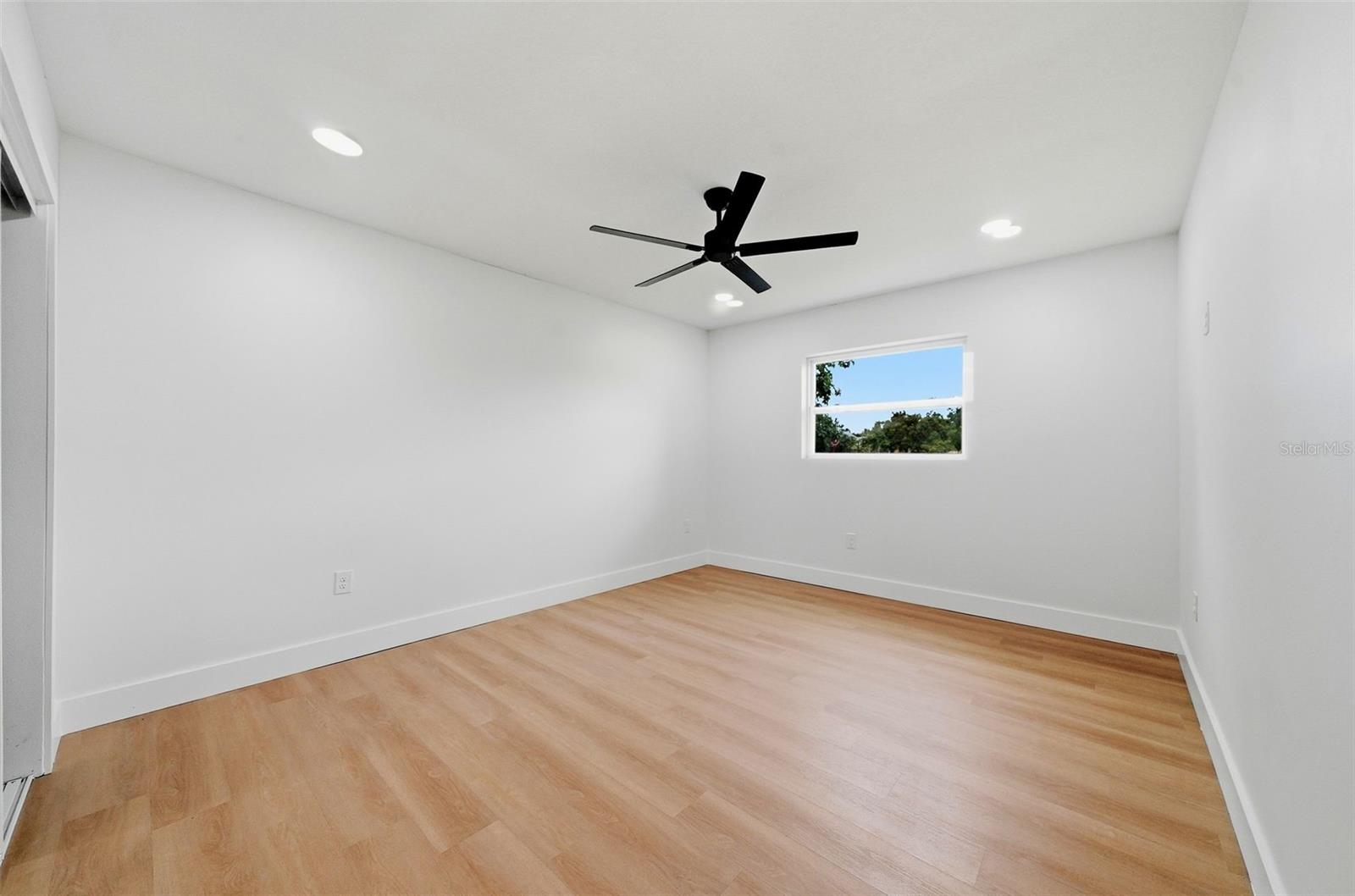 2921 57 Ave N Property Photo 17