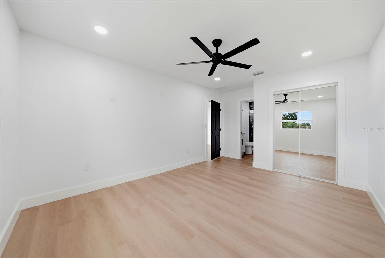 2921 57 Ave N Property Photo 18