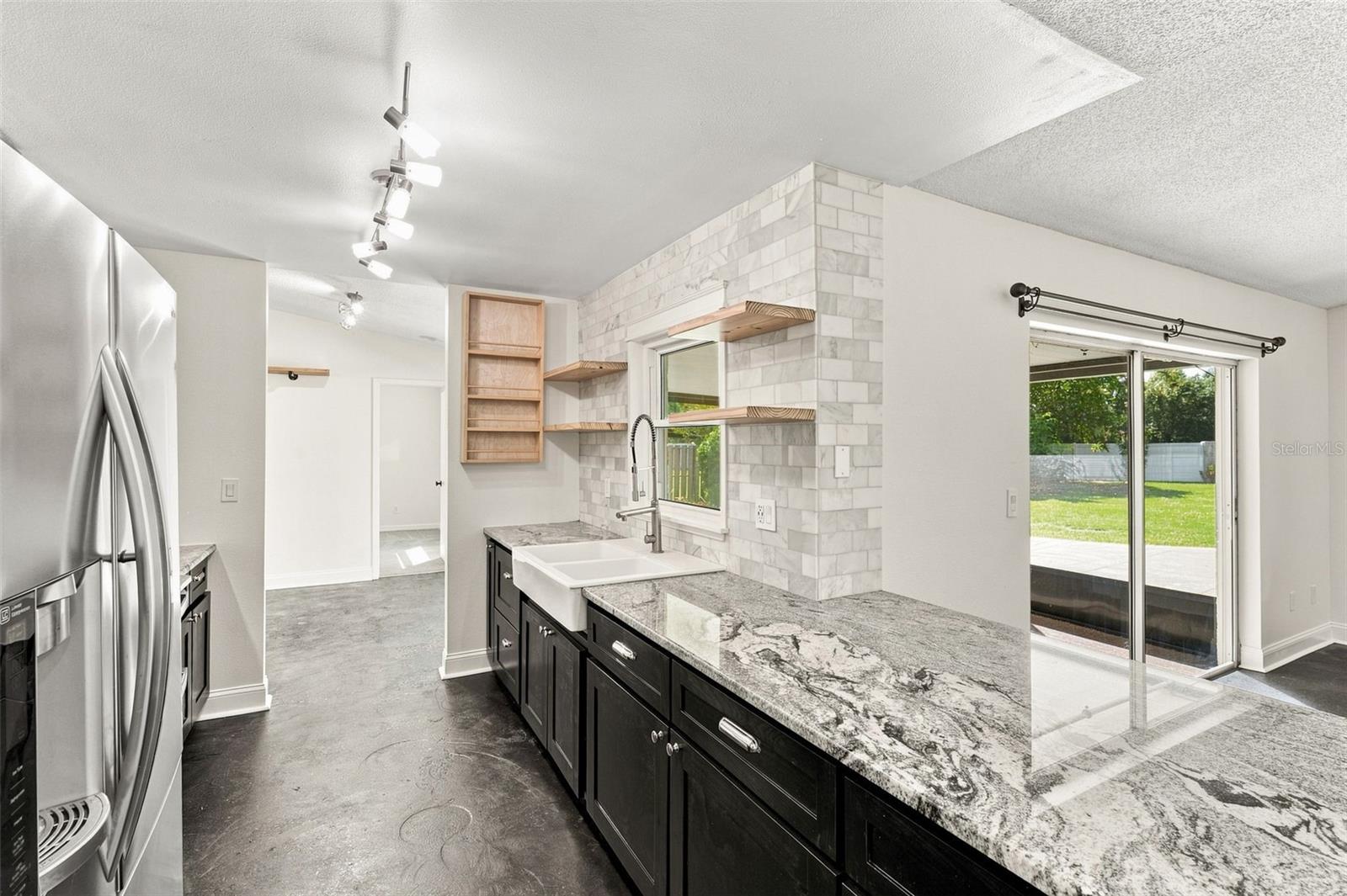 11219 Fiddlewood Dr Property Photo 16