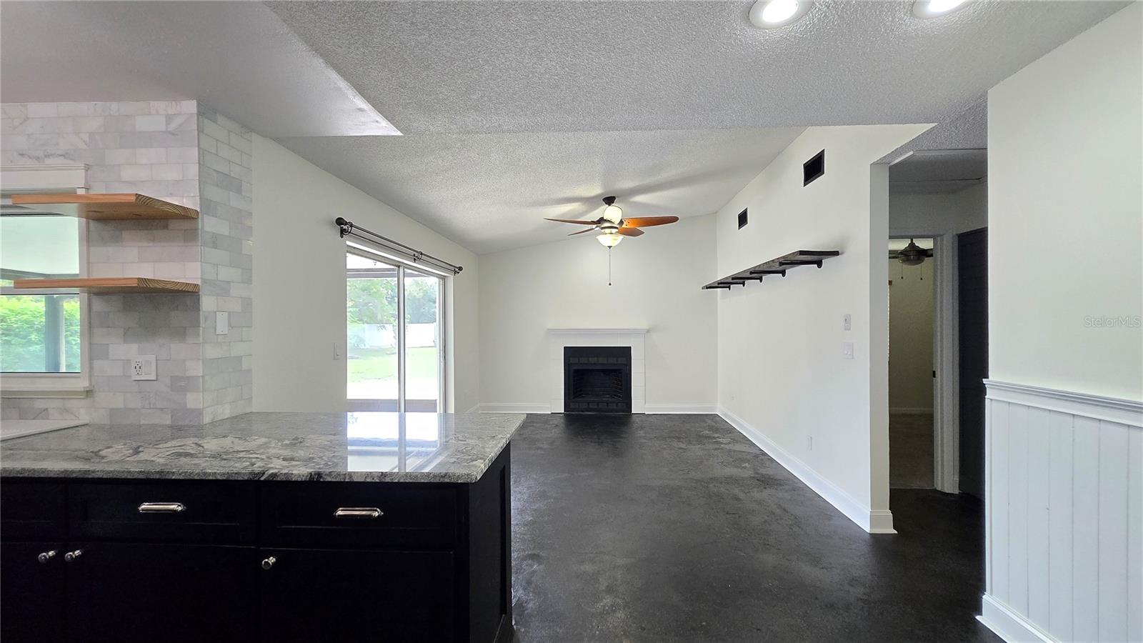11219 Fiddlewood Dr Property Photo 18