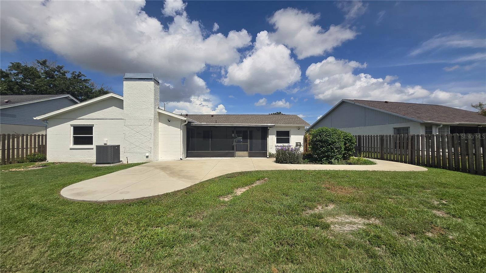 11219 Fiddlewood Dr Property Photo 36