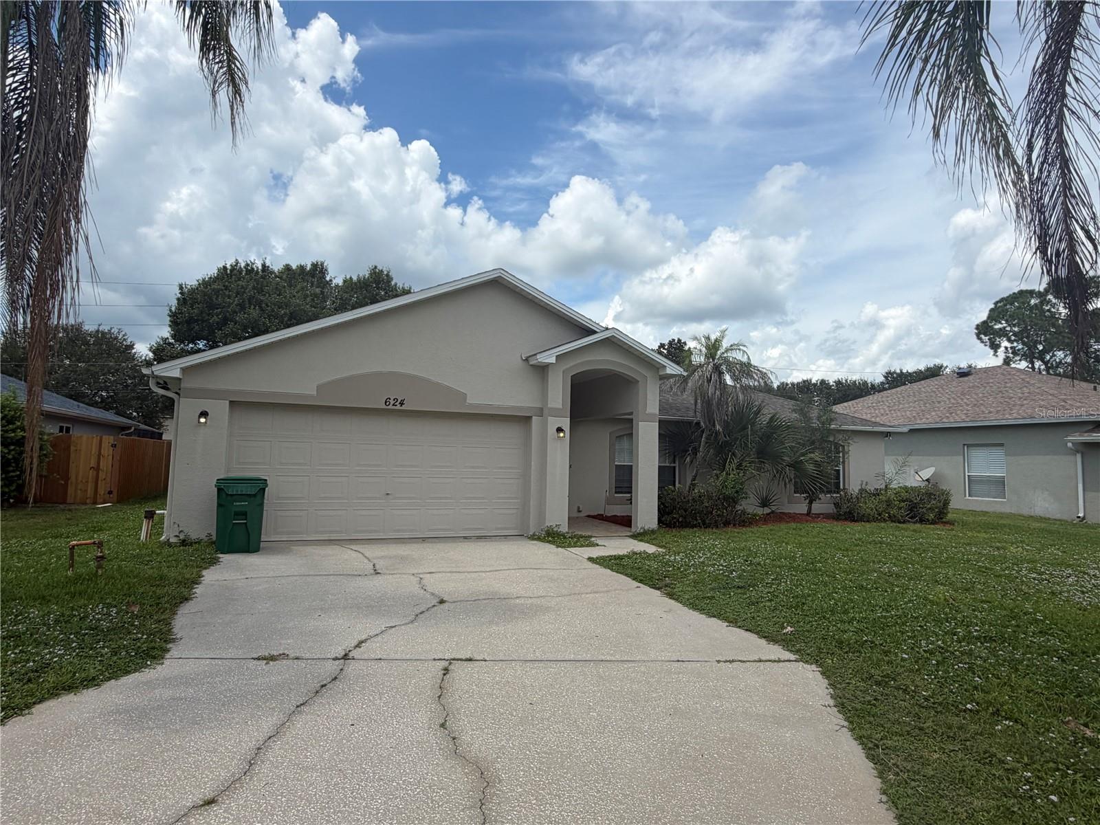 624 Sheridan Woods Dr Property Photo 1
