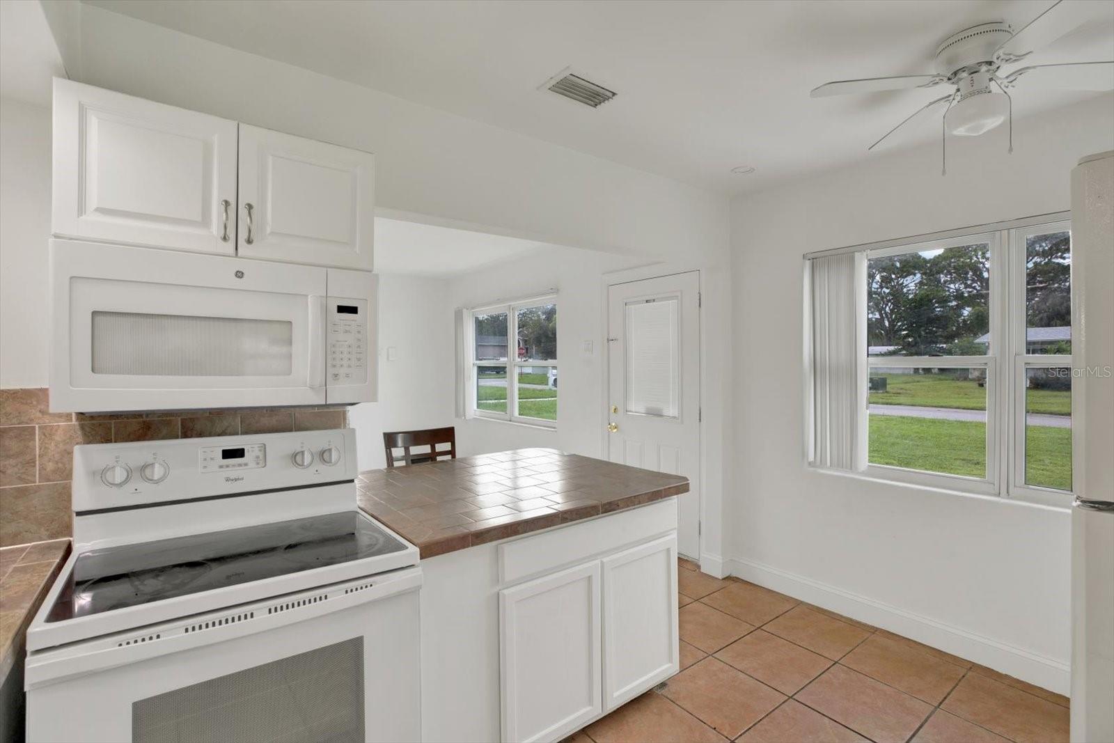 5303 Carlton Rd Property Photo 5