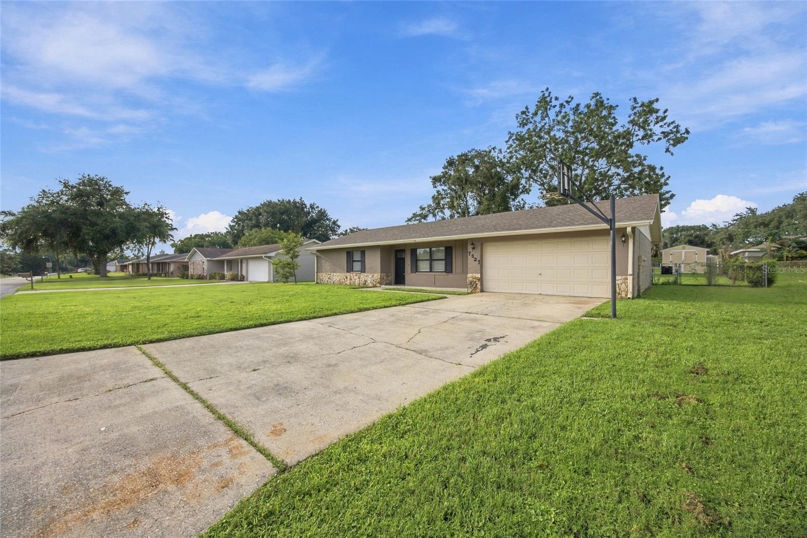 7021 Sheffield Dr Property Photo 2