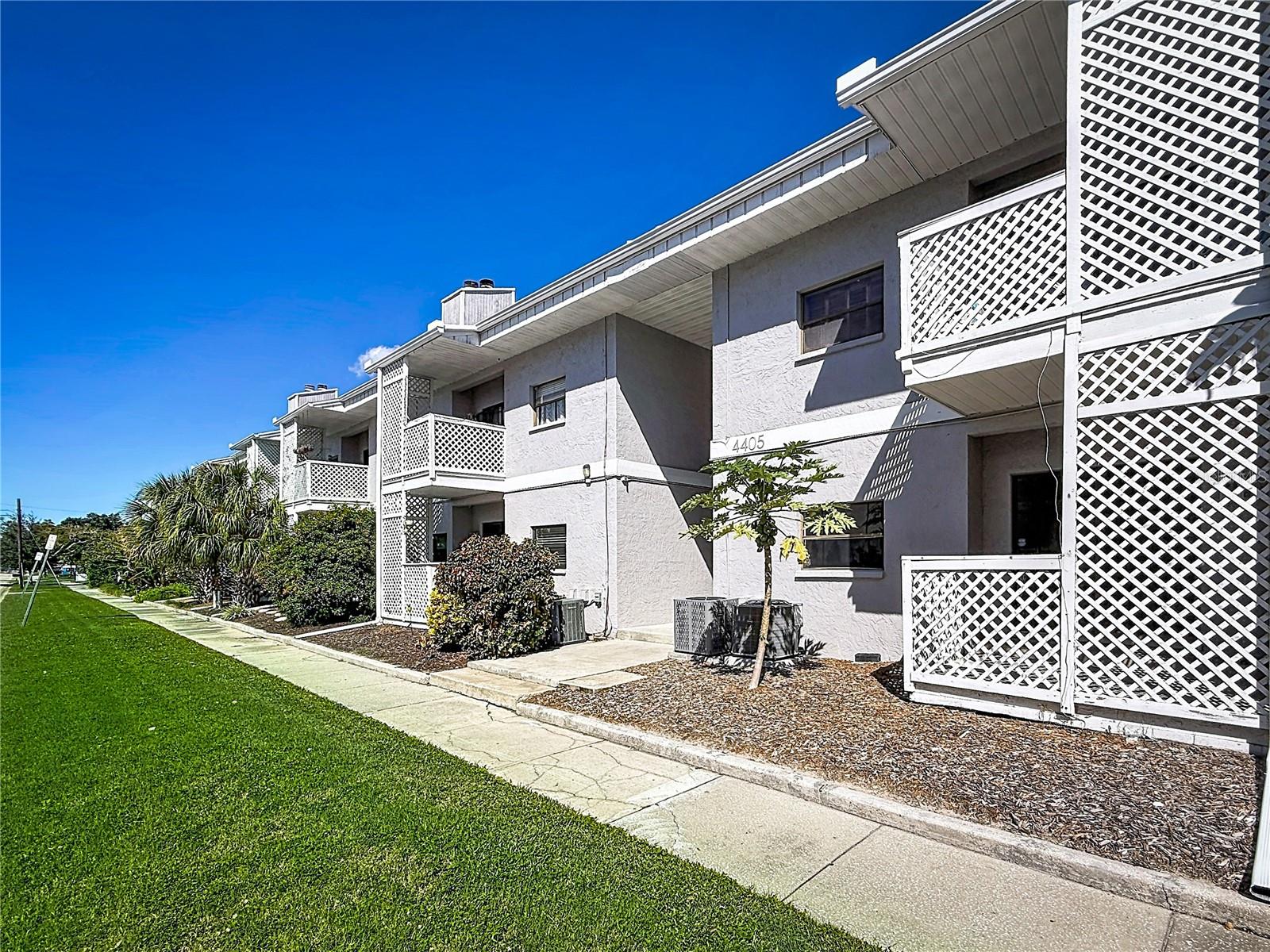 4405 W Fair Oaks Ave #19 Property Photo 1