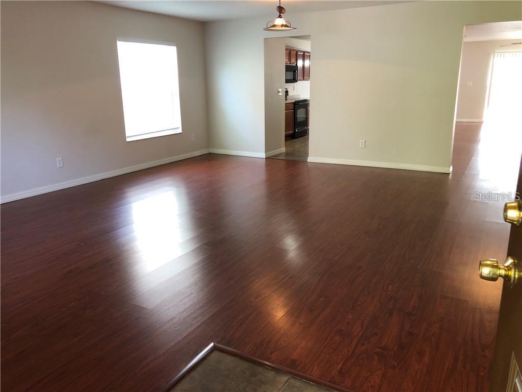 5116 Cello Wood Ln Property Photo 2