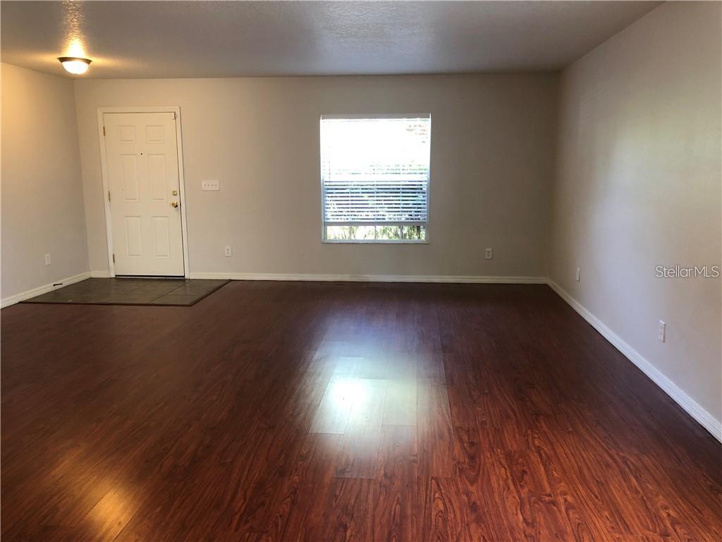 5116 Cello Wood Ln Property Photo 4