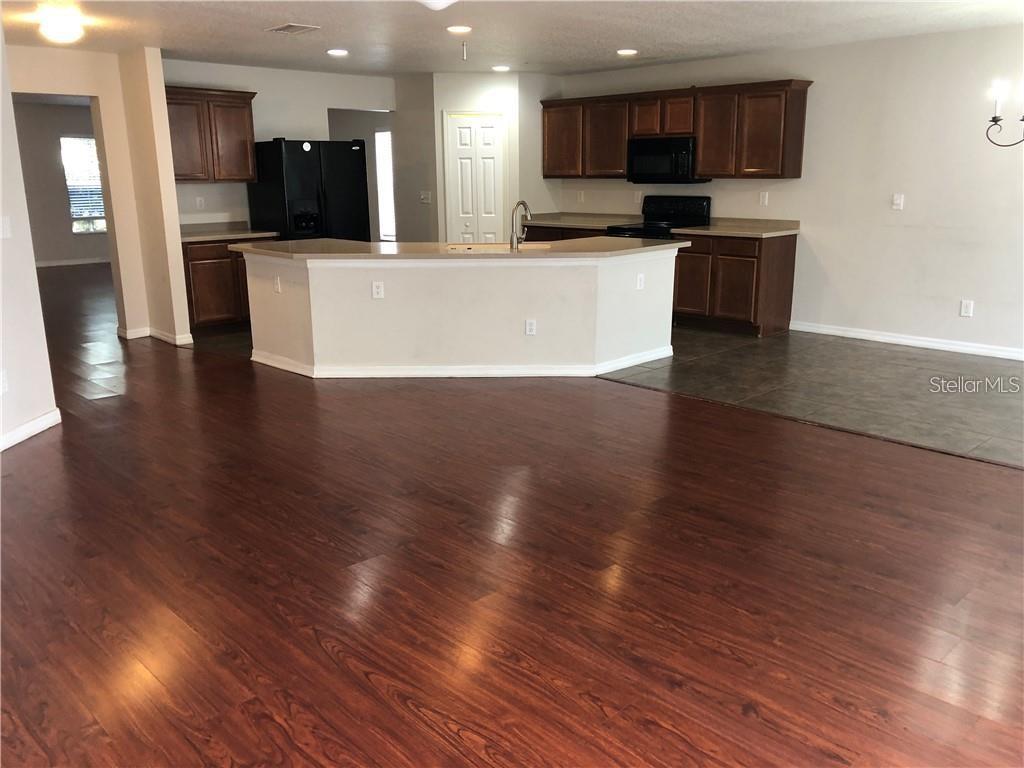 5116 Cello Wood Ln Property Photo 6