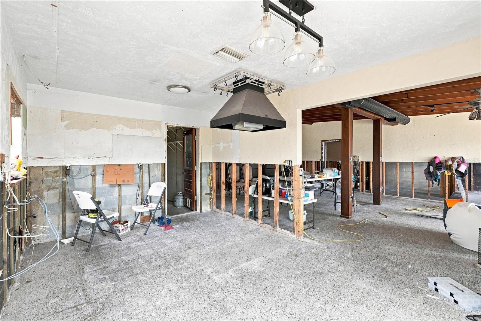 639 Normandy Rd Property Photo 2