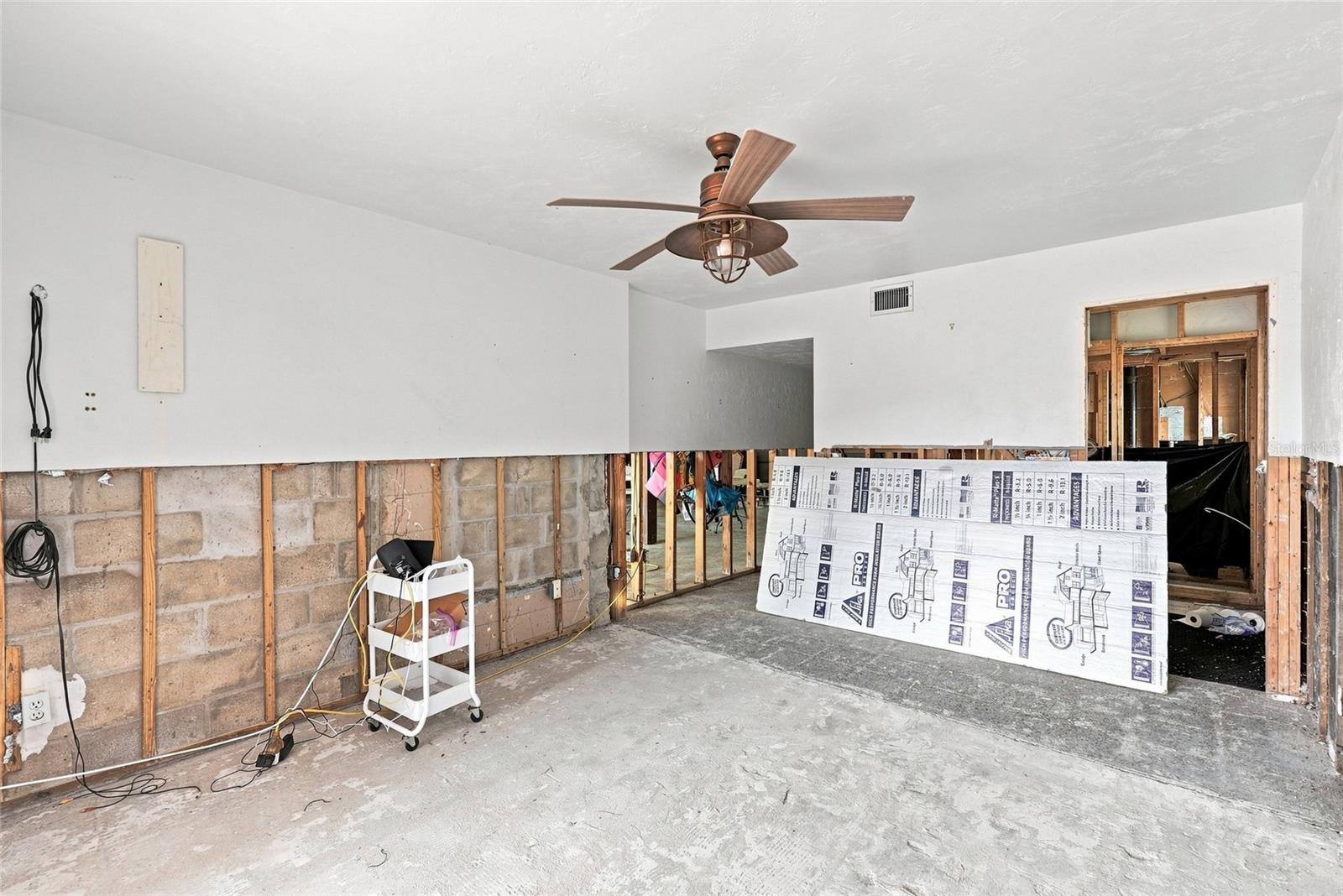 639 Normandy Rd Property Photo 5