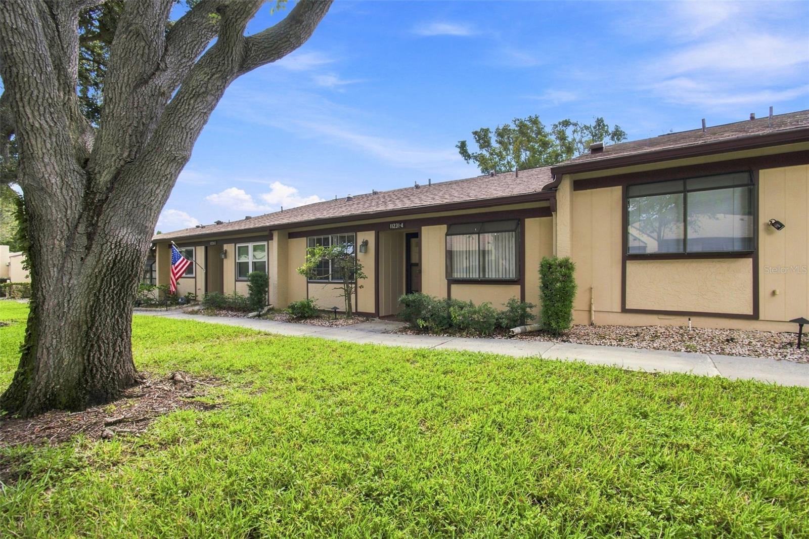 11231 Dollar Lake Dr #4 Property Photo 2
