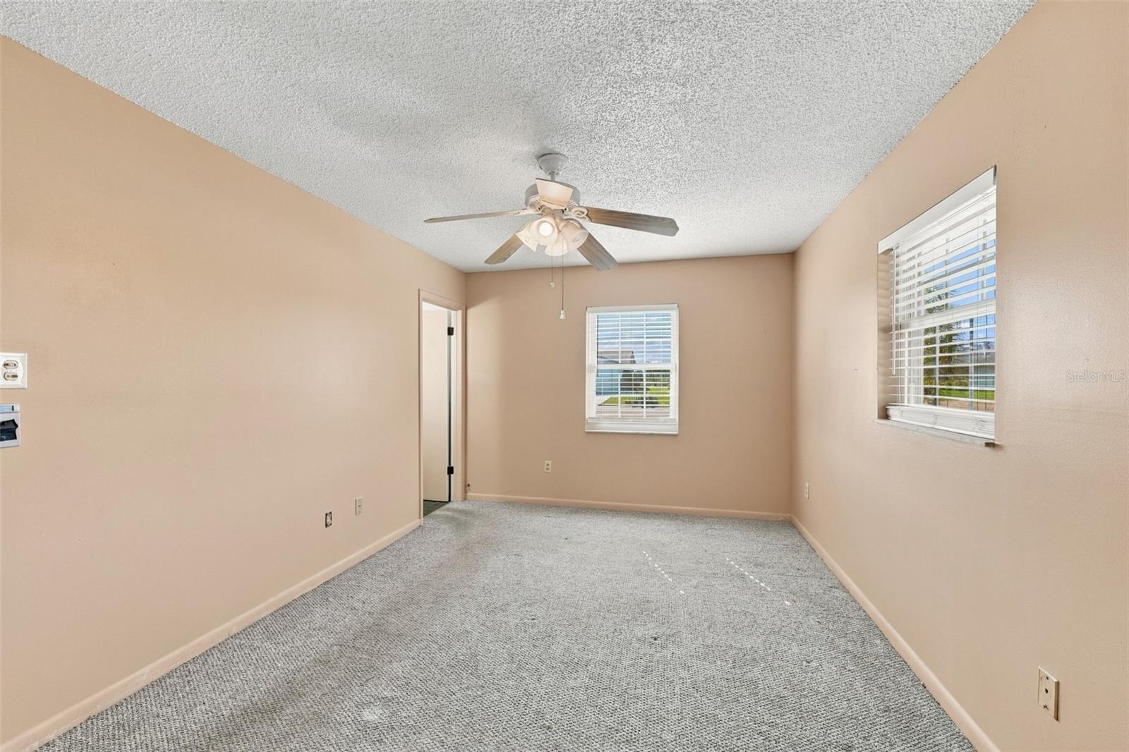 1601 New Bedford Dr Property Photo 29