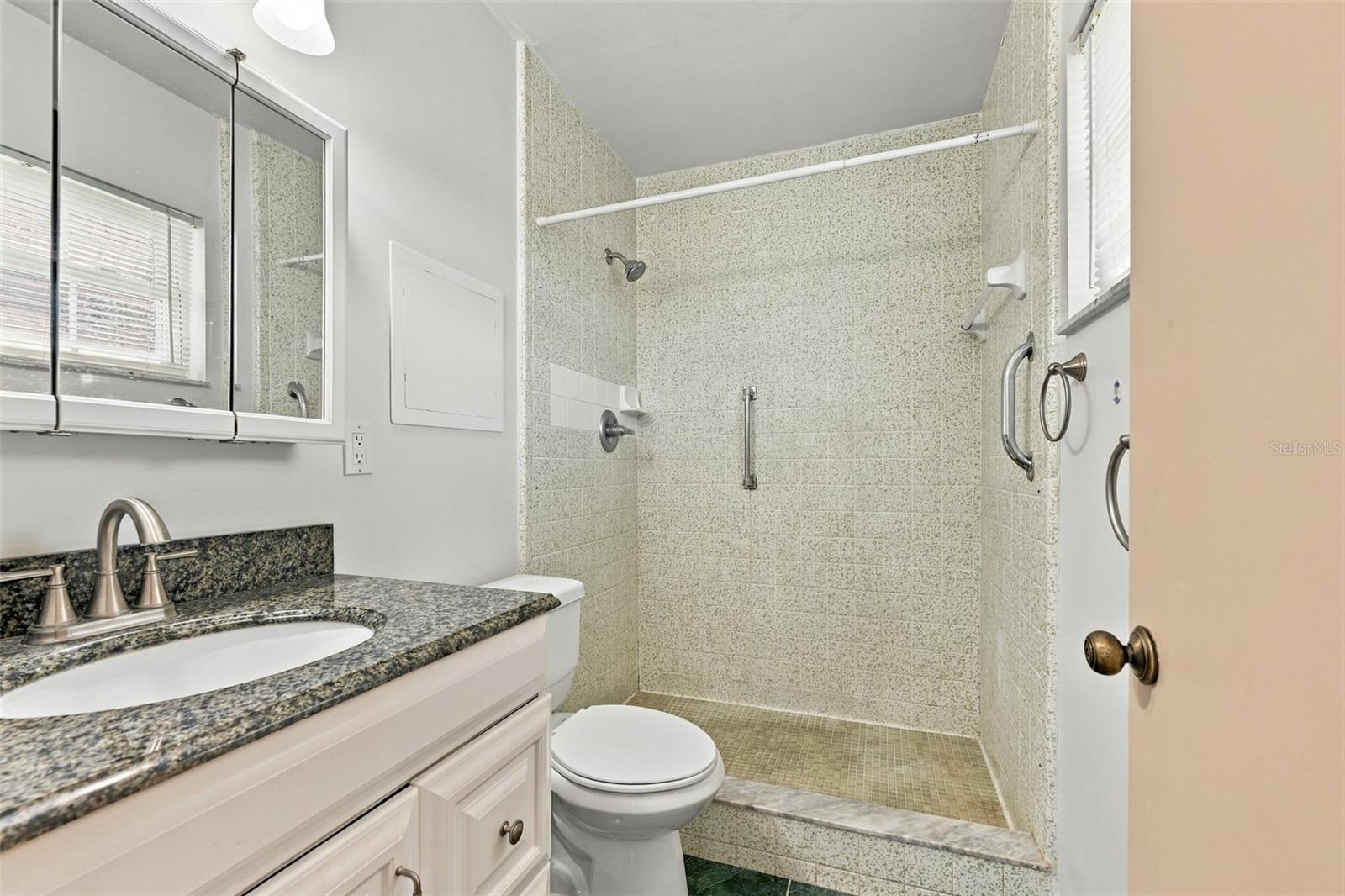 1601 New Bedford Dr Property Photo 32