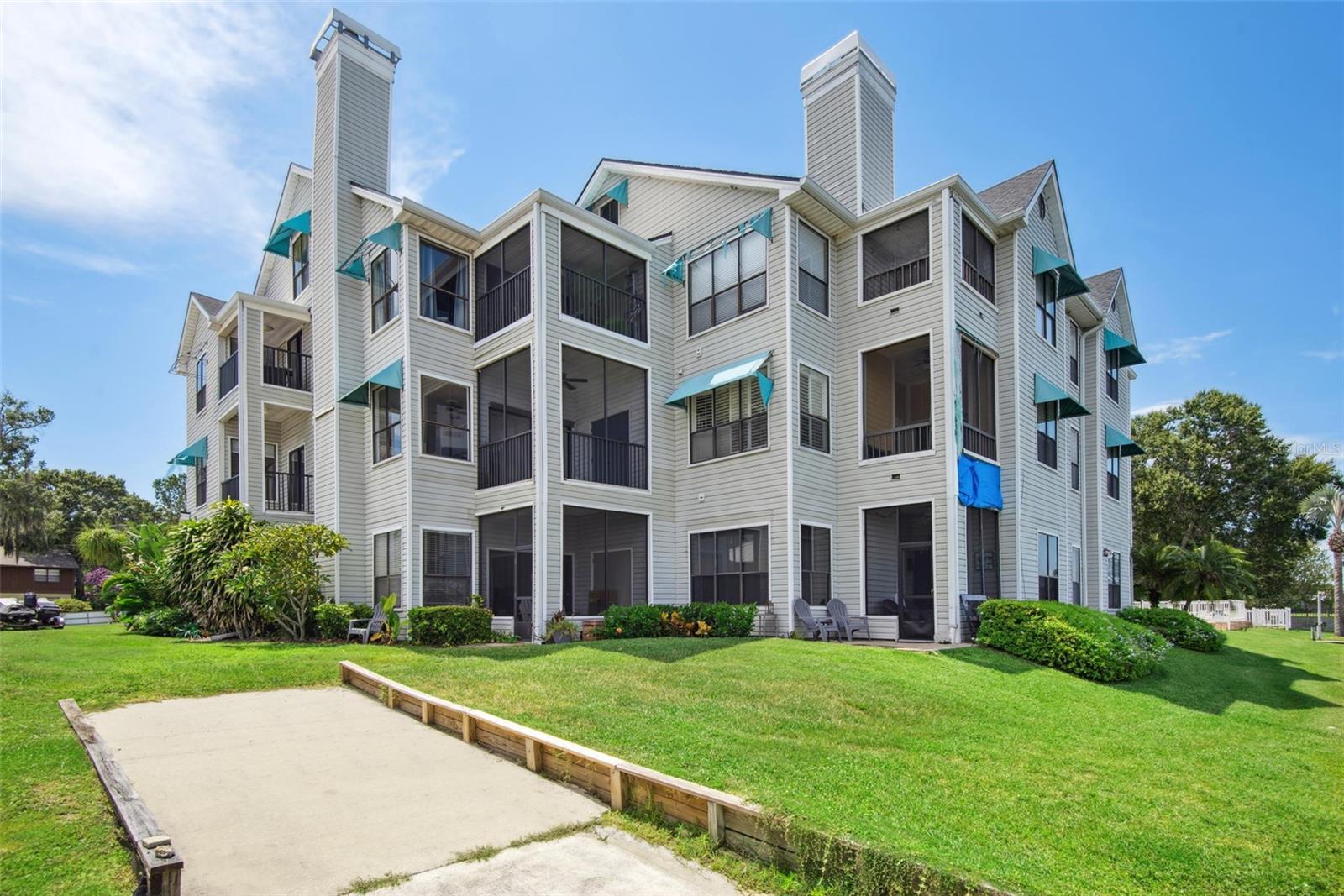 3127 W Sligh Ave #204b Property Photo 4
