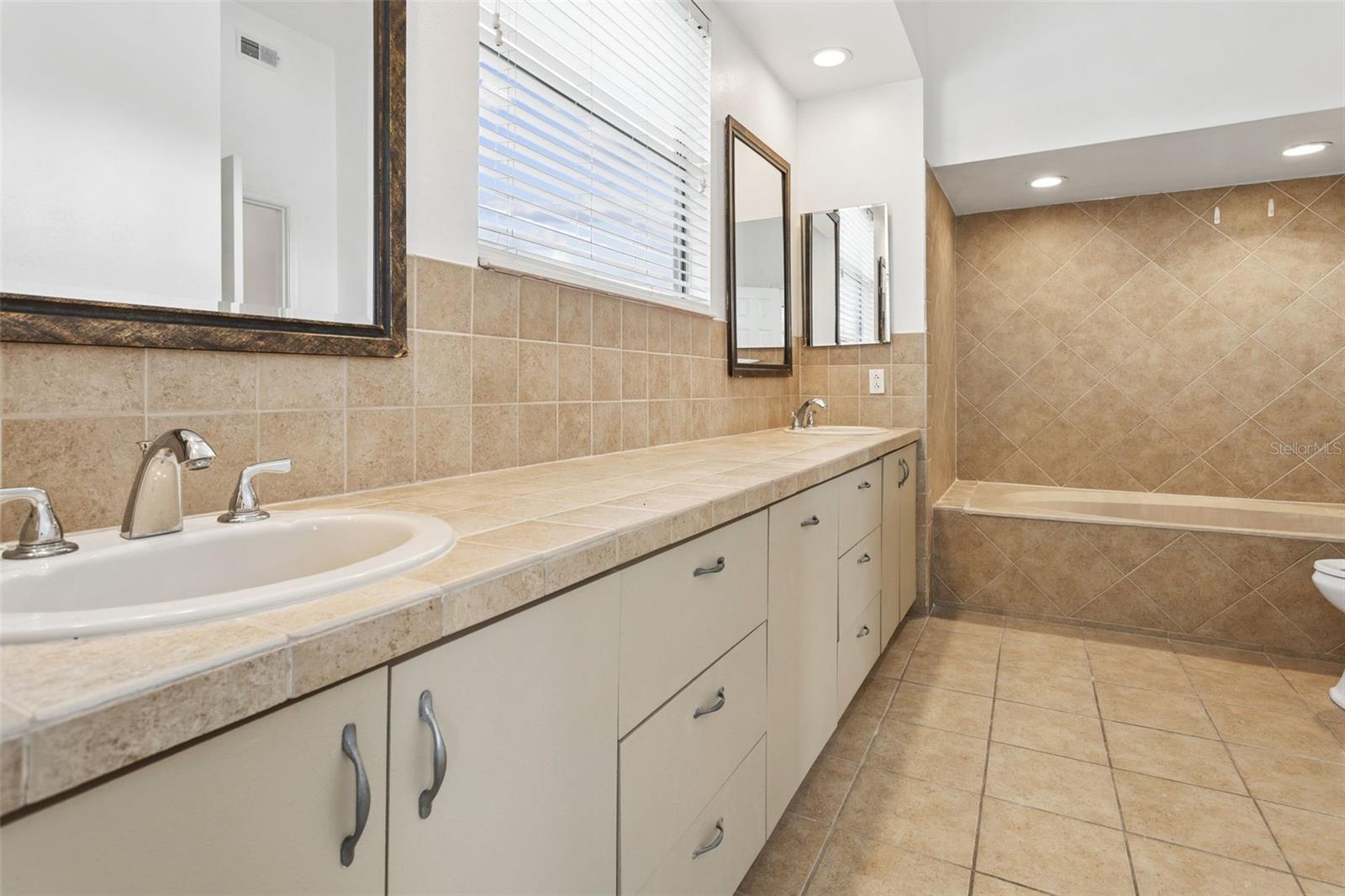 3127 W Sligh Ave #204b Property Photo 19