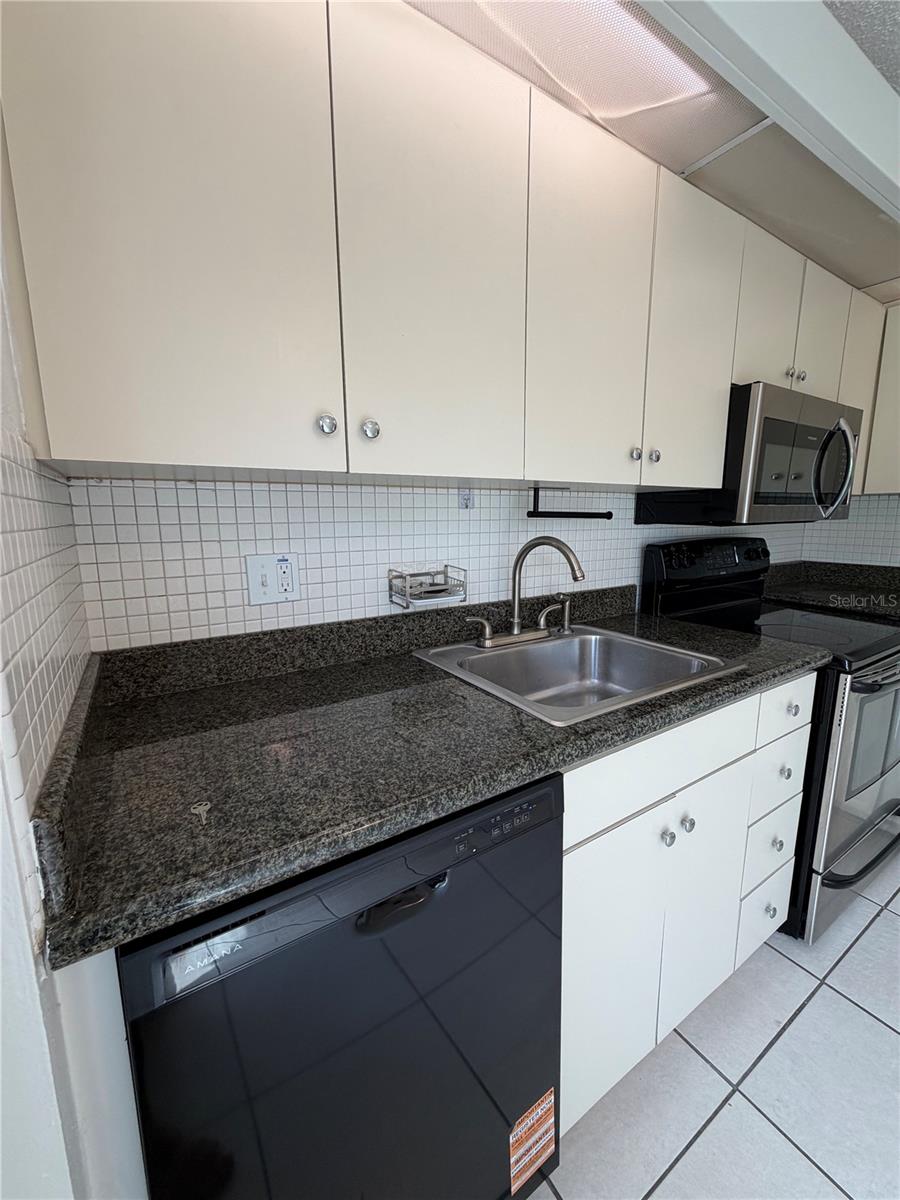 2205 Belleair Rd #a23 Property Photo 7