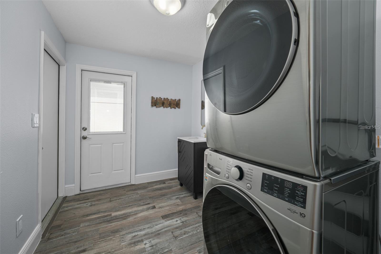 13704 Veronica Dr Property Photo 24