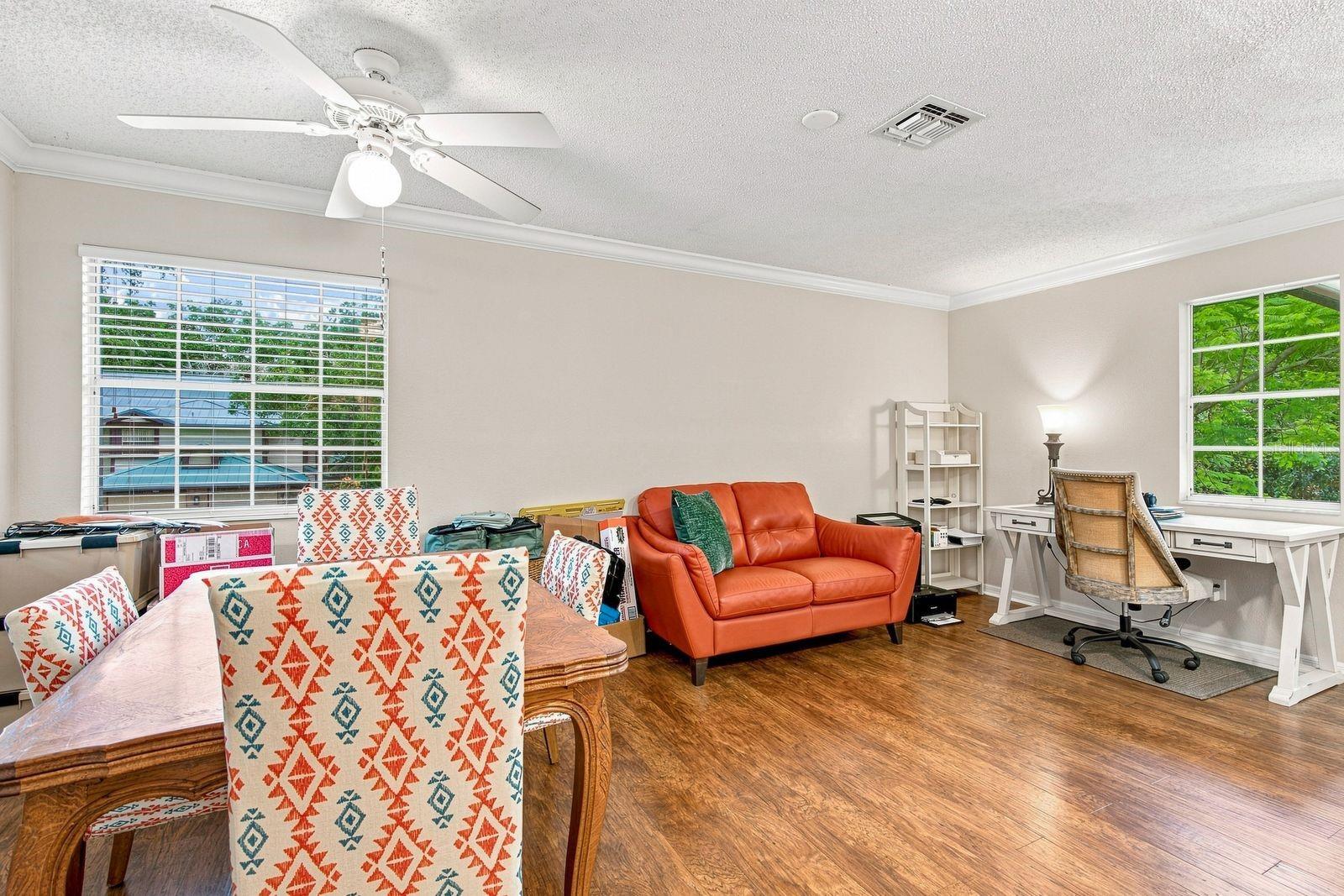 1460 Mahogany Ln Property Photo 6