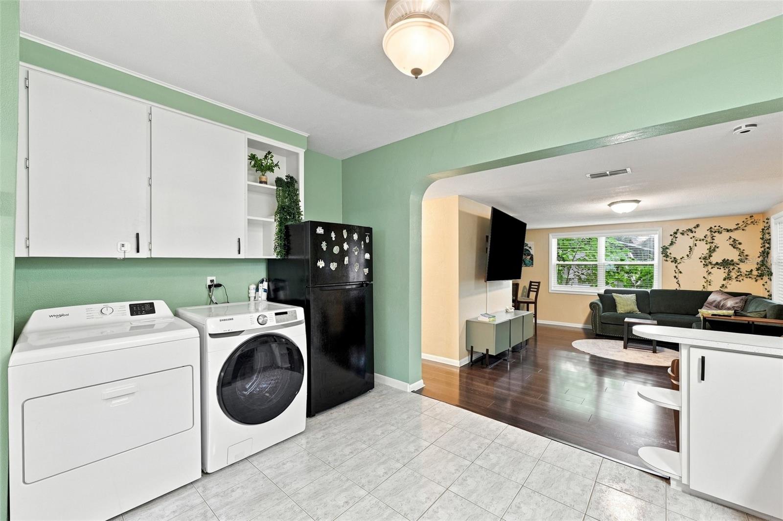 8911 N Highland Ave Property Photo 15