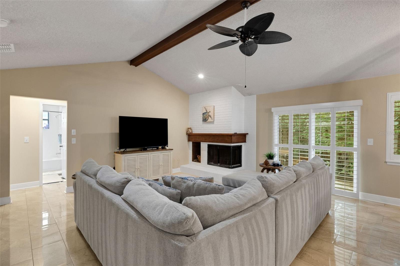 1889 Springwood Cir N Property Photo 6