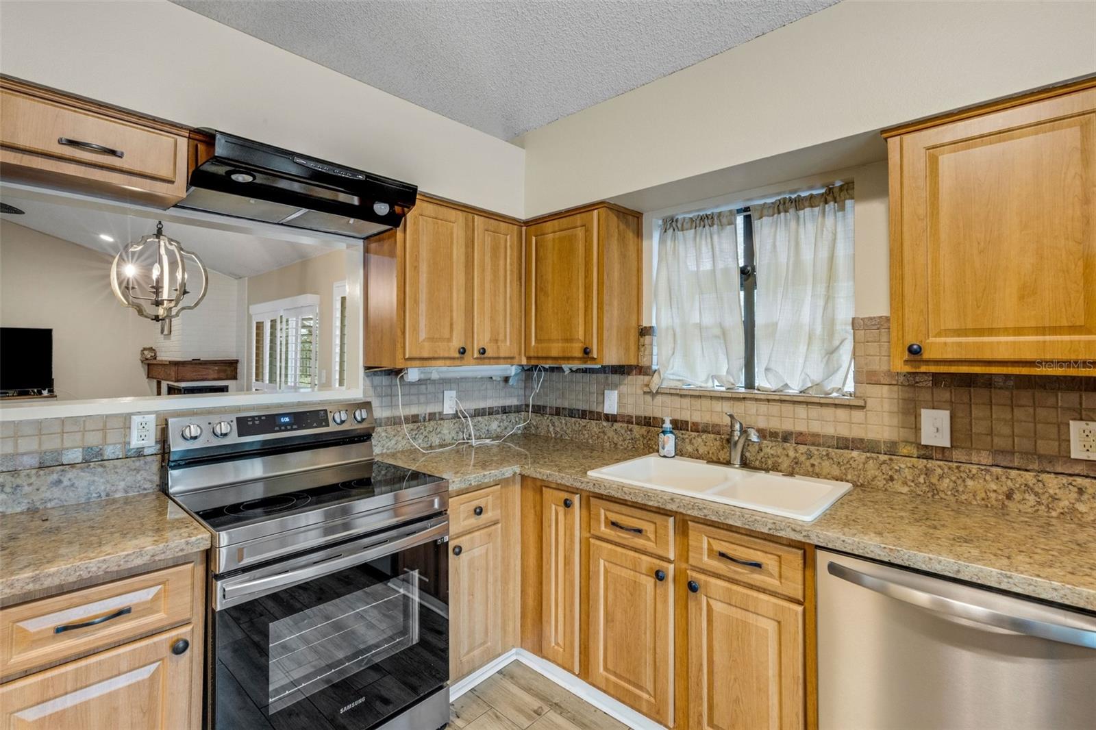 1889 Springwood Cir N Property Photo 11