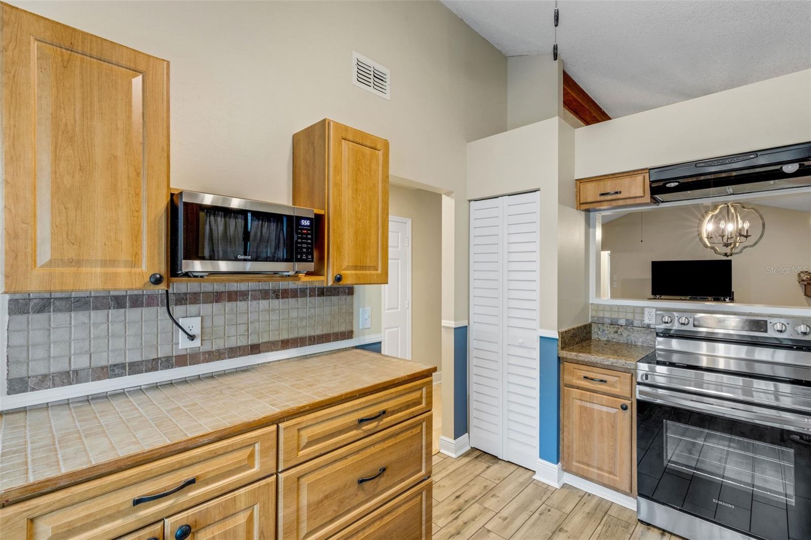 1889 Springwood Cir N Property Photo 13