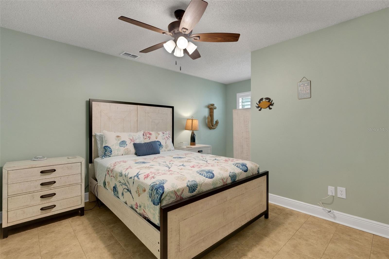 1889 Springwood Cir N Property Photo 29