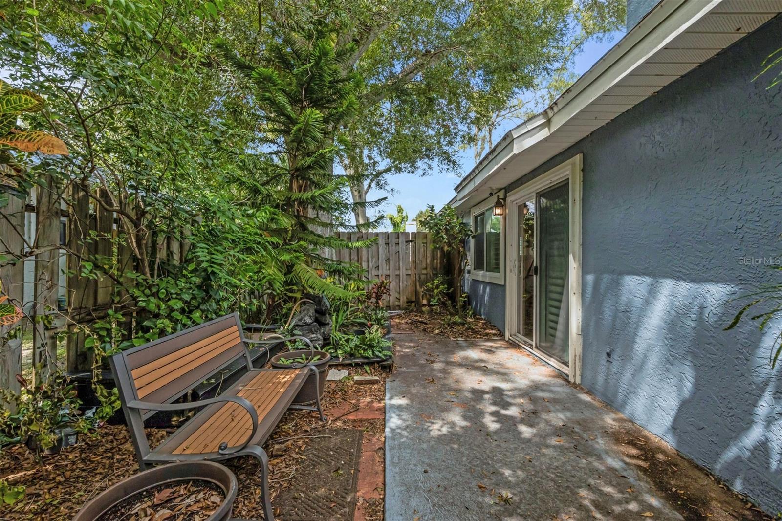1889 Springwood Cir N Property Photo 43