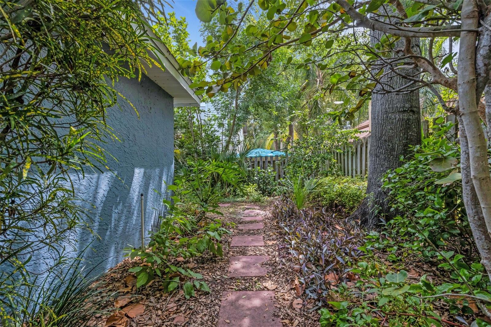 1889 Springwood Cir N Property Photo 47