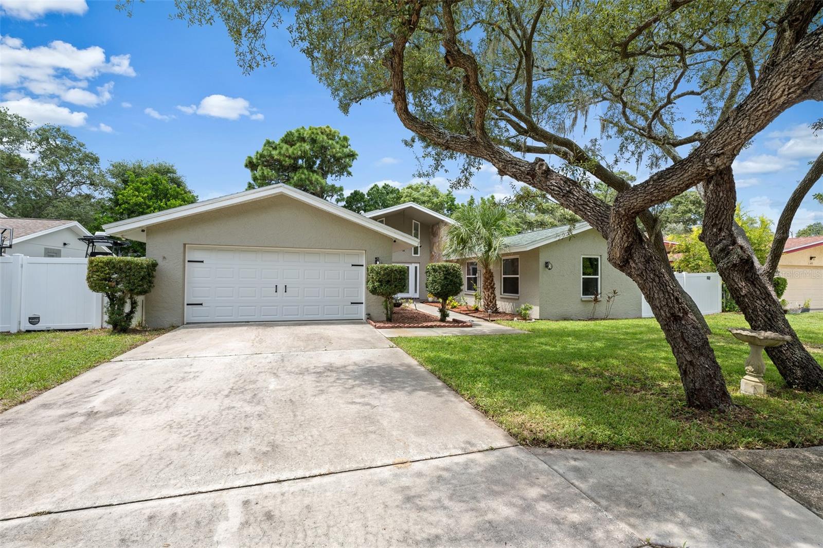 425 WAYFARER CT Property Photo 1