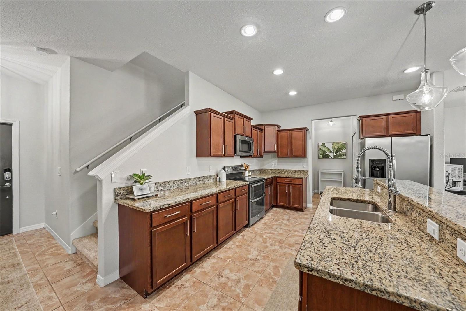 8604 Fiddleleaf Court Property Photo 2