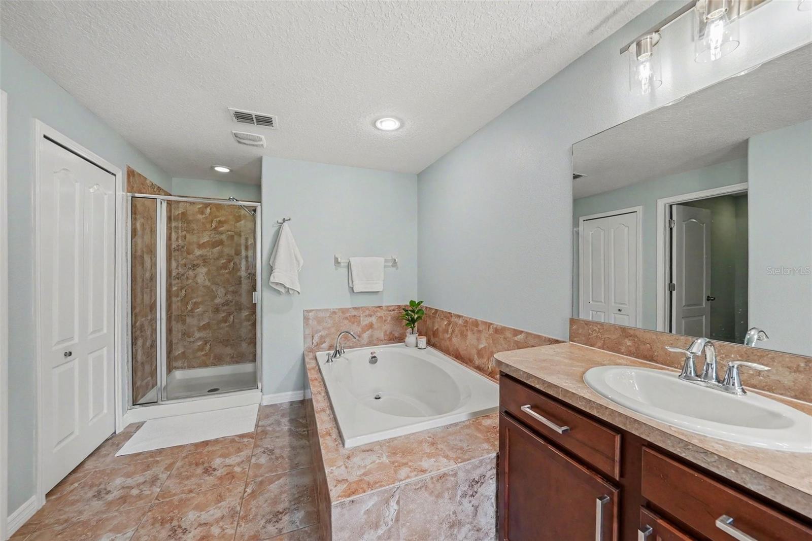 8604 Fiddleleaf Court Property Photo 19
